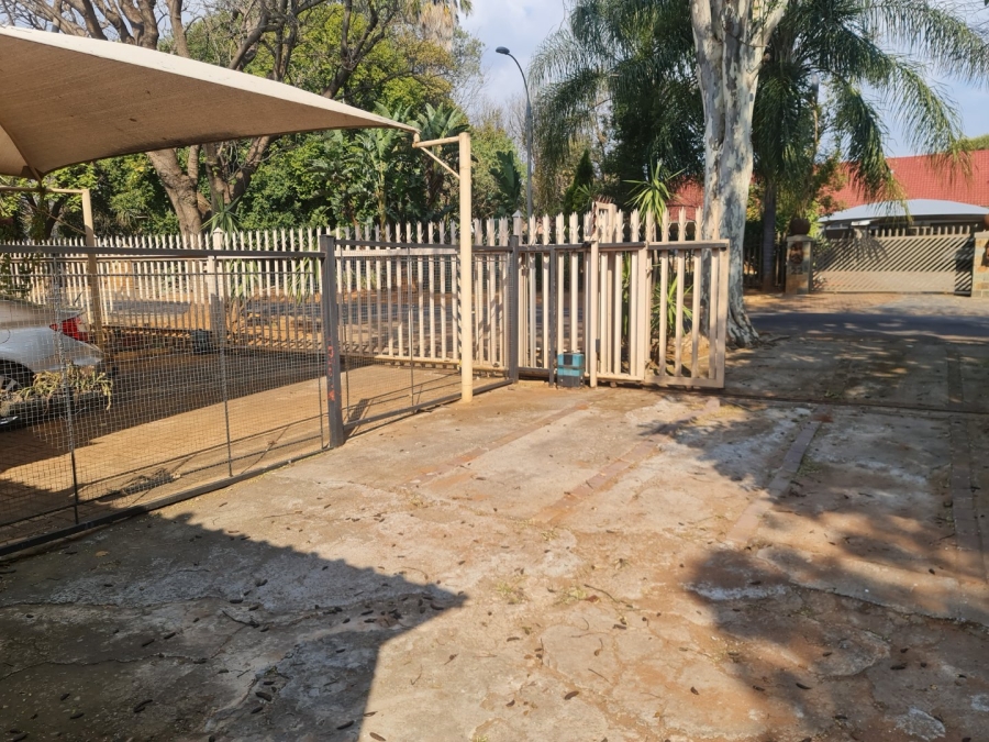 6 Bedroom Property for Sale in Protea Park North West